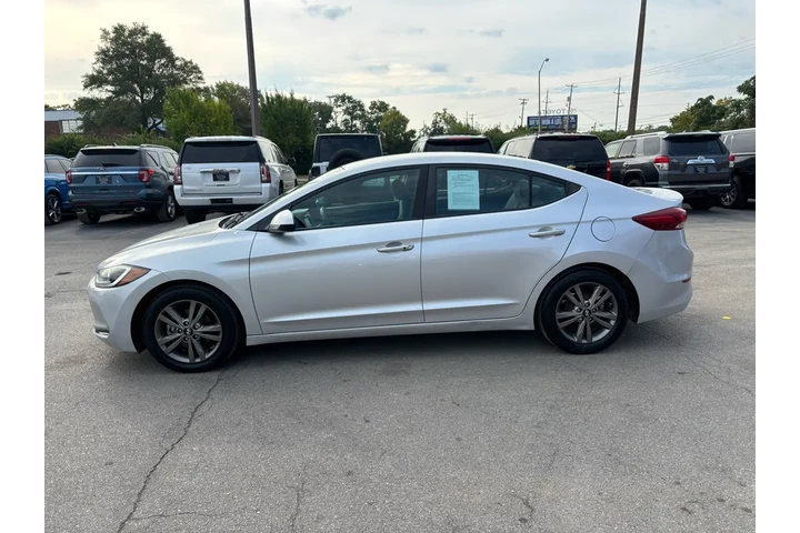 $7980 : 2017 Elantra SE 2.0L Auto (Al image 5