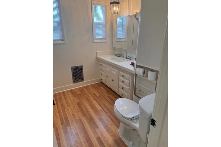 $2450 : Available For Rent image 5
