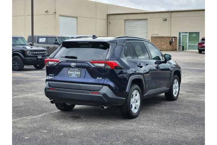 $23995 : Toyota RAV4 2021 XLE 4dr SUV image 6