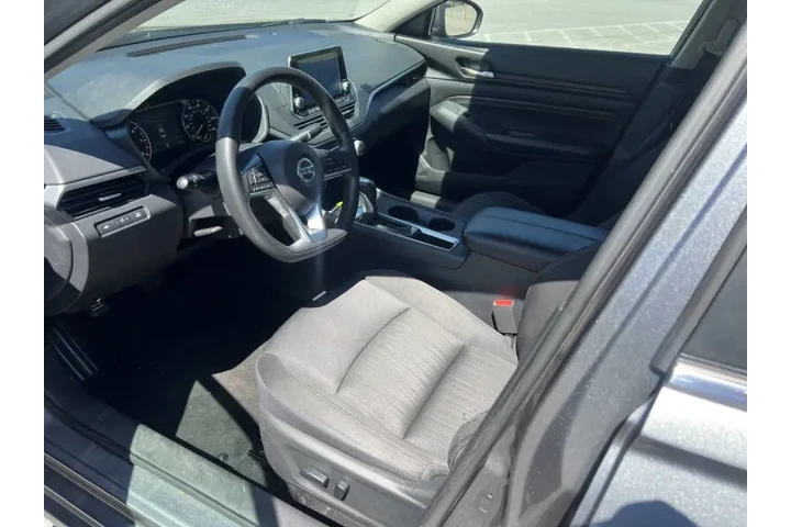 $11900 : 2019 Altima 2.5 S image 9