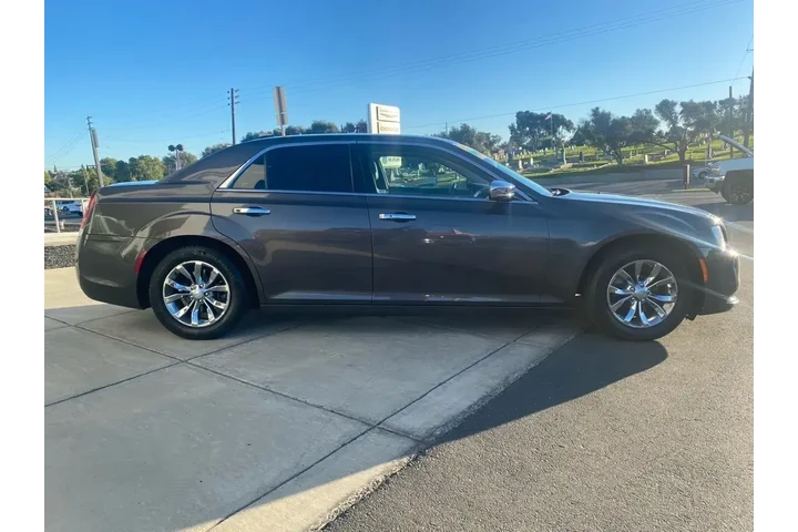 $14488 : Chrysler 300 2016 Limited 4d image 9