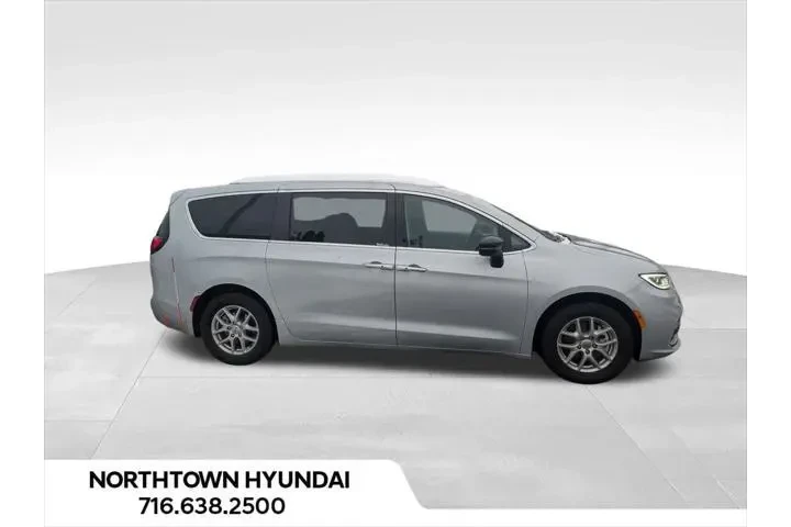 $28554 : Chrysler Pacifica 2024 Touri image 2