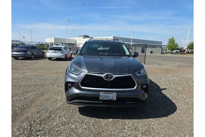 $34900 : Toyota Highlander 2022 XLE 4 image 2