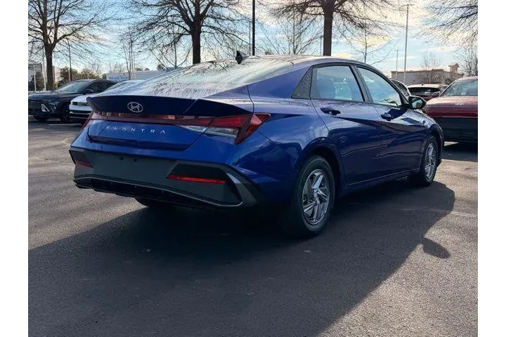 $22040 : Hyundai ELANTRA 2026 SE 4dr image 7