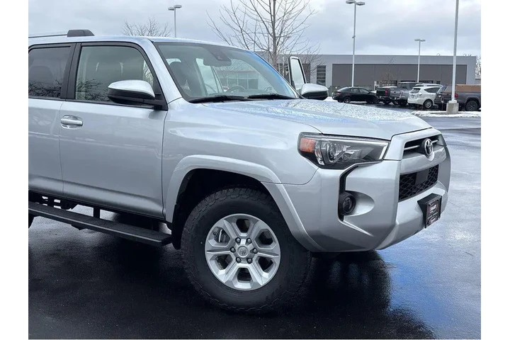 $28775 : 2021 4 RUNNER SR5 image 9