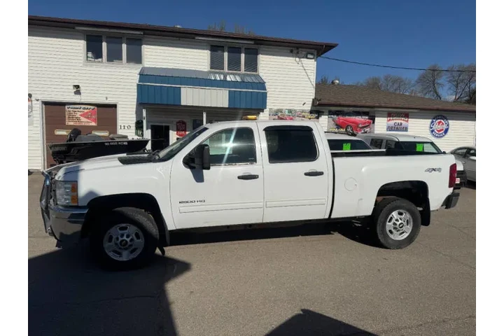 $6000 : 2012 Silverado 2500HD LT image 2