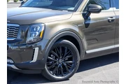$24997 : Kia Telluride 2020 SX 4dr SU thumbnail