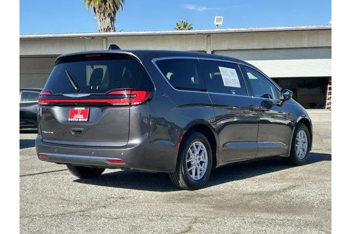 $22033 : Chrysler Pacifica 2023 Touri image 4