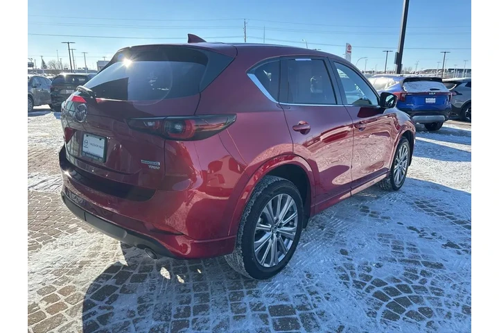 $29998 : 2023 CX-5 2.5 Turbo Signature image 5