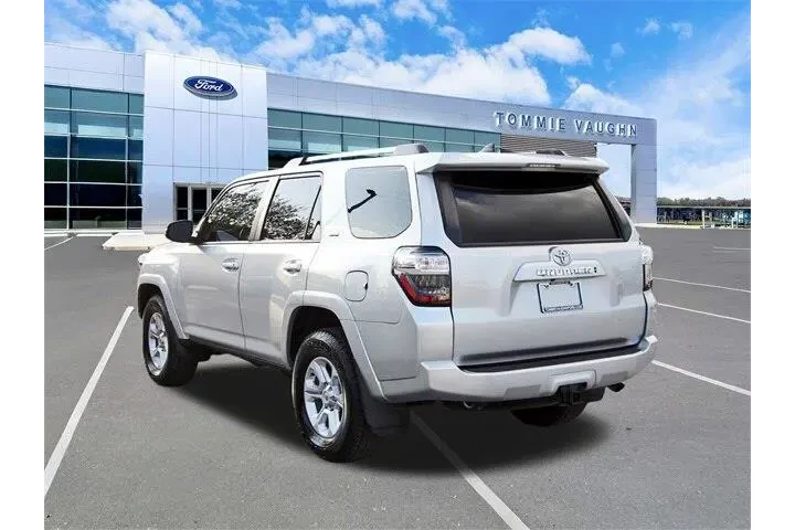 $30700 : Toyota 4Runner 2023 4x2 SR5 image 2