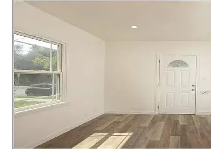$1000 : Monterey CA 1 BED 1BA image 4