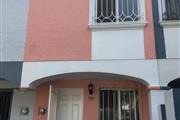 Hermosa casa recién pintada en Guadalajara