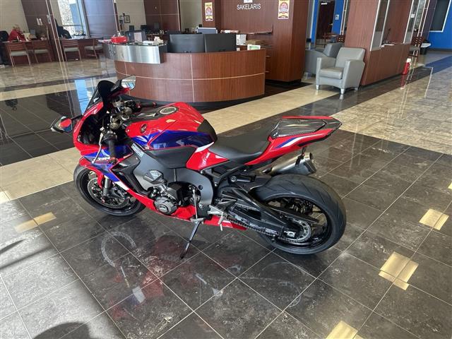 $15229 : 2022 CBR 1000RA image 3