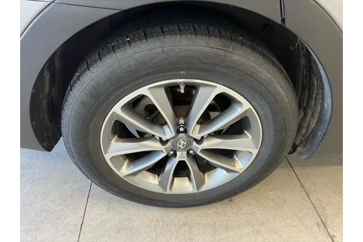 $9990 : Hyundai SANTA FE 2017 AWD SE image 9