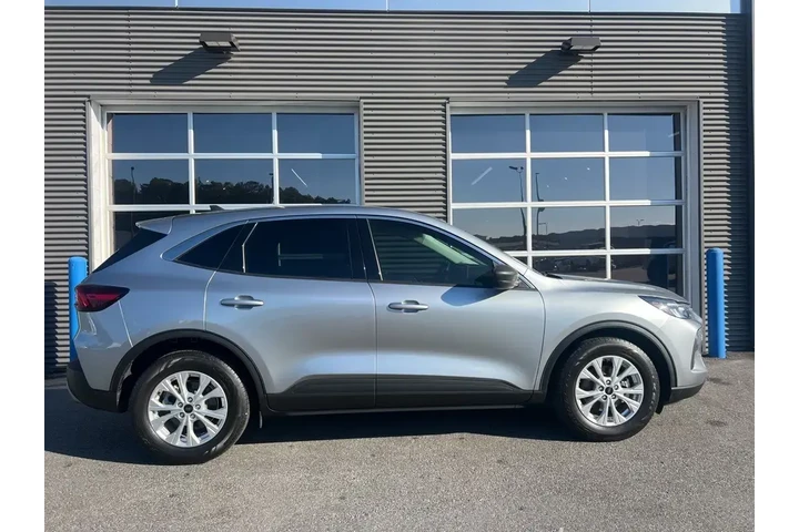 $18999 : Ford Escape 2023 Active 4dr image 4