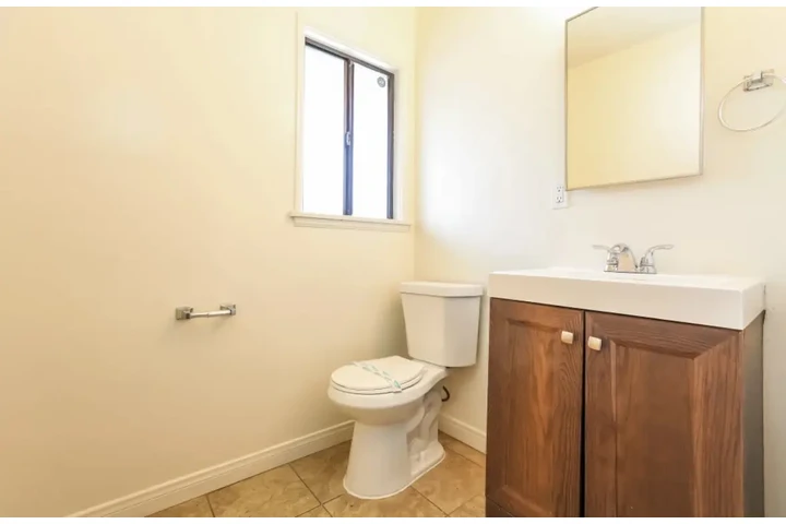$2450 : 3 Bedroom House In Inglewood image 10