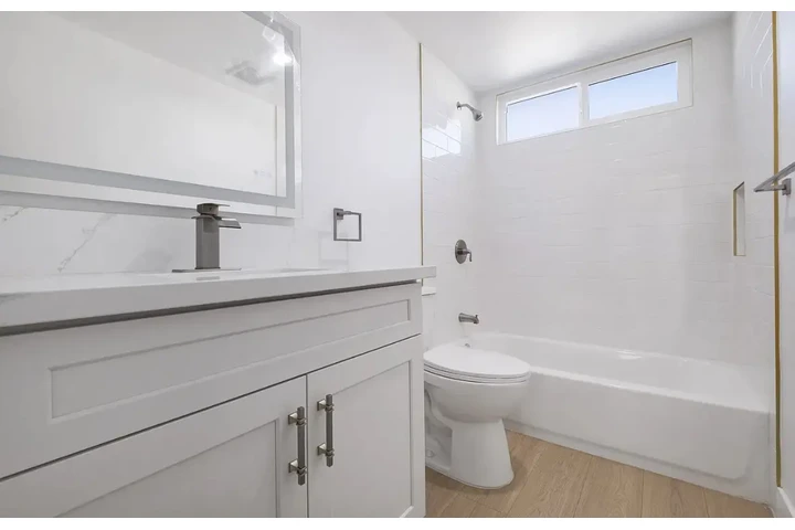 $1890 : 2BED 2BATH IN VERMONT AVE, LA image 9