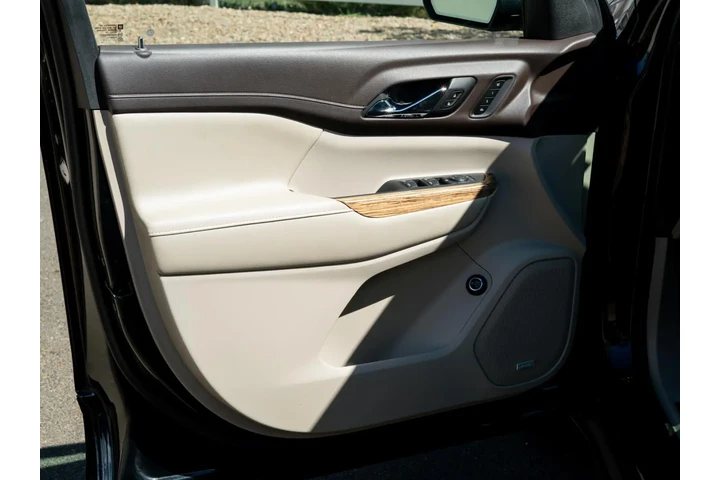 $25988 : 2019 Acadia Denali image 10