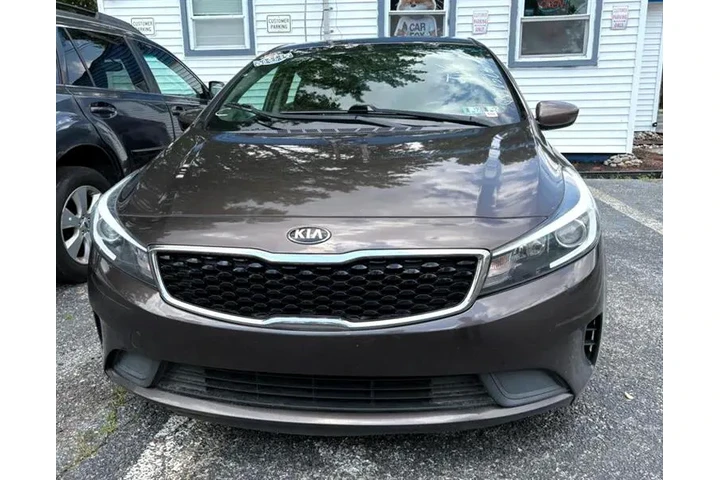 $9775 : 2017 Forte image 5