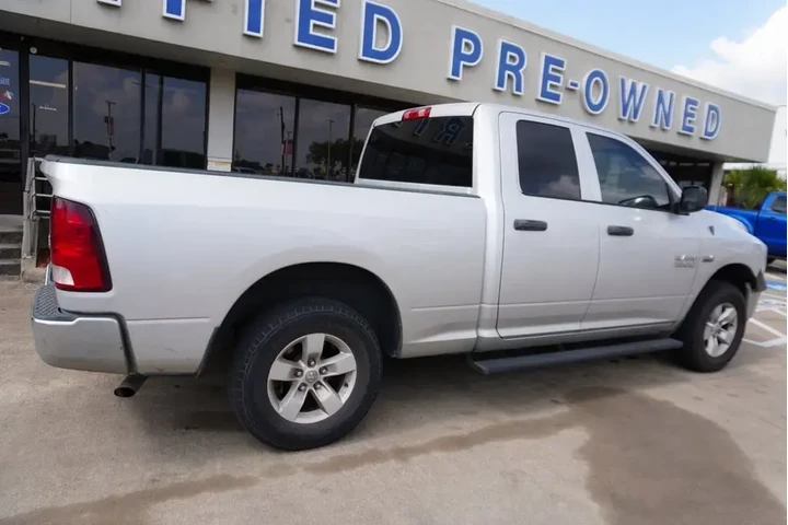 $12488 : Ram 1500 2017 4x4 Express 4d image 6