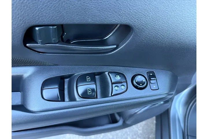 $22995 : Nissan Kicks Play 2025 S 4dr image 10
