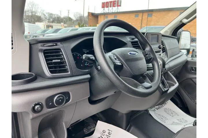 $24588 : Ford Transit 2020 250 3dr SW image 7