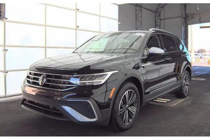 $23992 : Volkswagen Tiguan 2024 Wolfs image 3