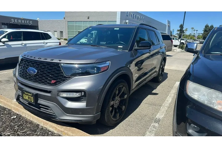$29950 : Ford Explorer 2021 AWD ST 4d image 3