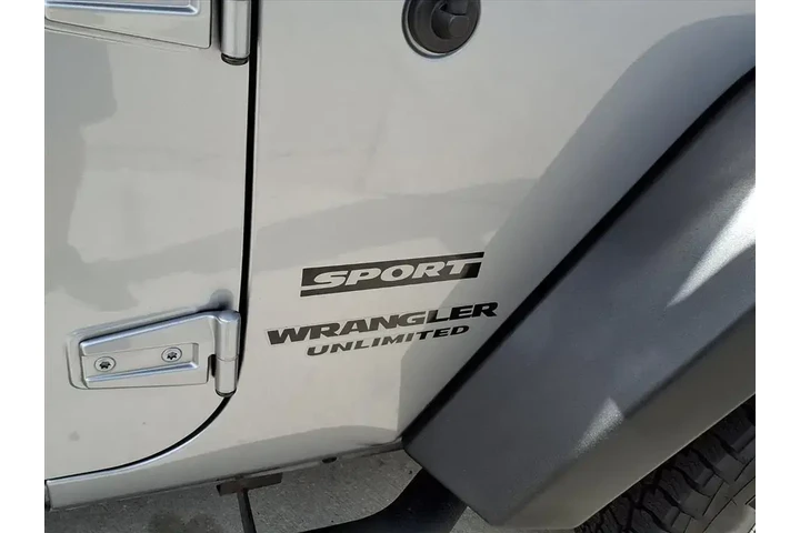 $18661 : Jeep Wrangler Unlimited 2017 image 8