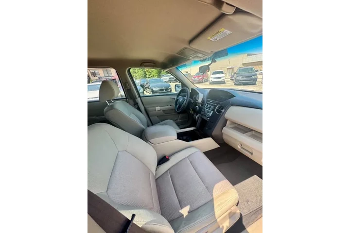 $8900 : 2015 Pilot EX image 9