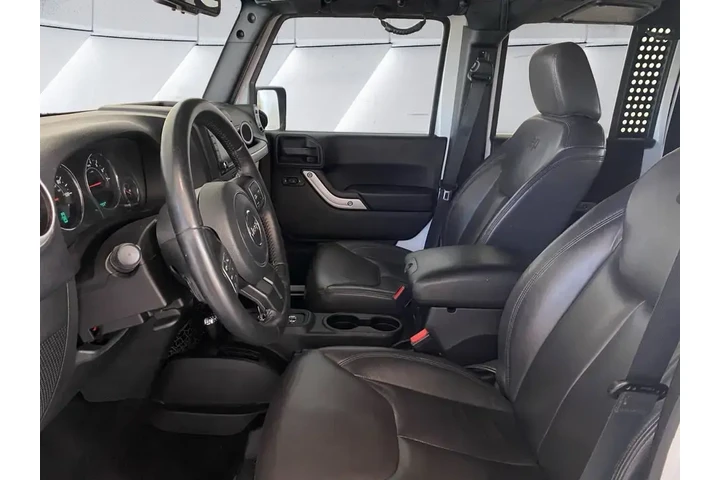 $16992 : Jeep Wrangler Unlimited 2016 image 7