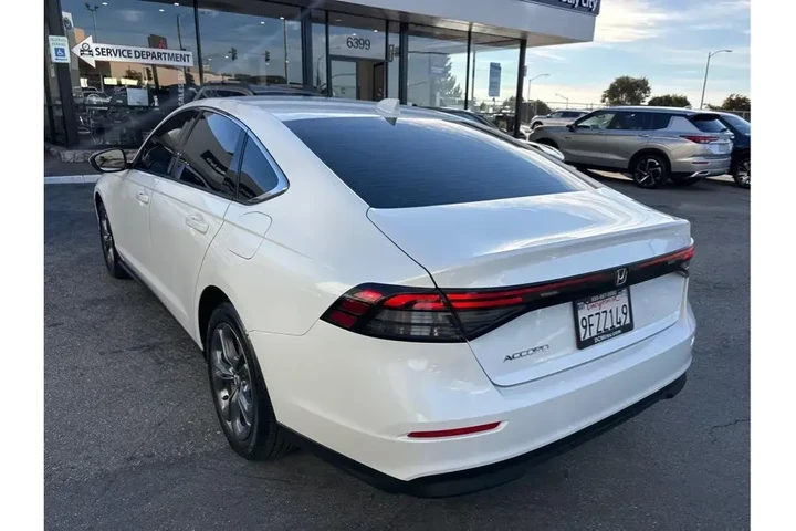 $25388 : Honda Accord 2023 EX 4dr Sed image 4