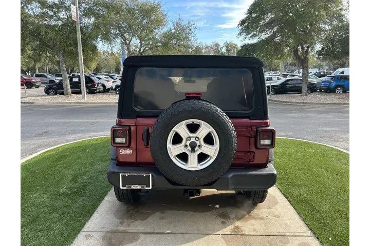 $27941 : Jeep Wrangler Unlimited 2021 image 6