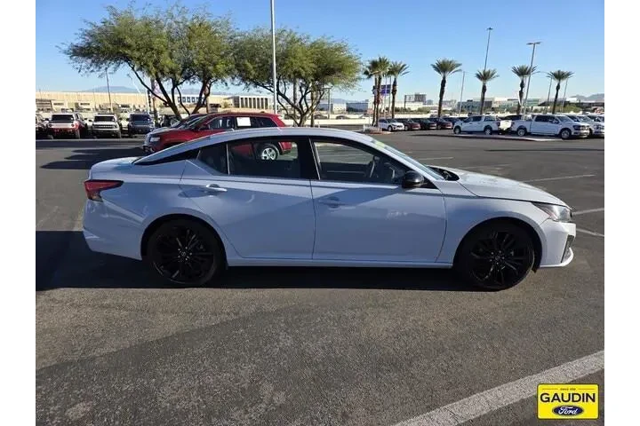 $19990 : Nissan Altima 2023 2.5 SR 4d image 10