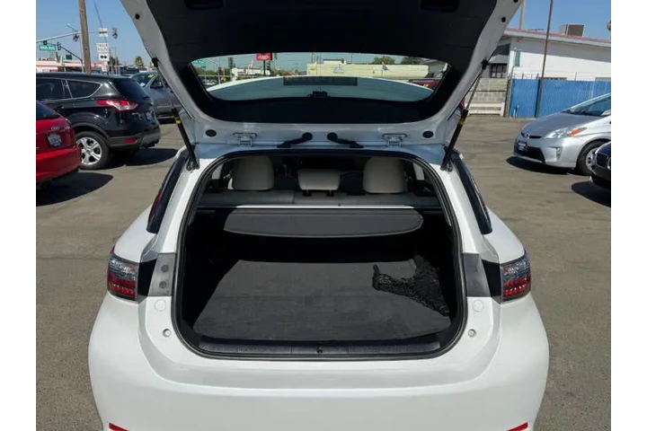 $9995 : 2013 CT 200h image 9