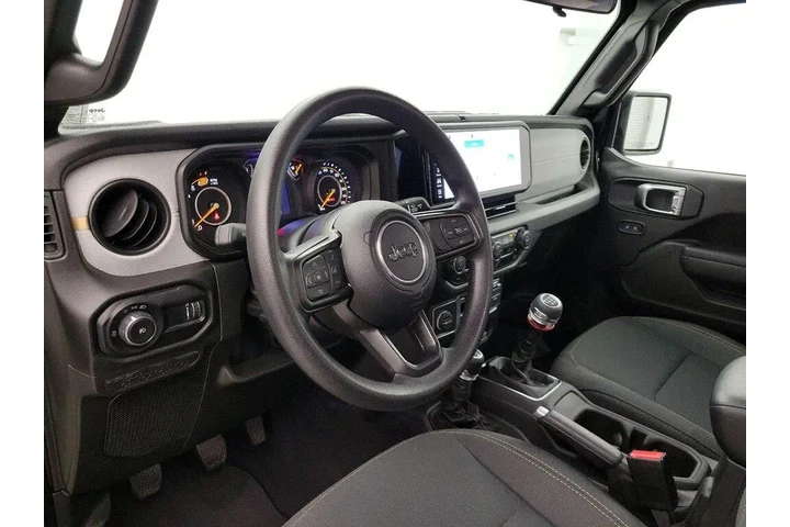 $31998 : Jeep Wrangler 2025 4x4 Sport image 9