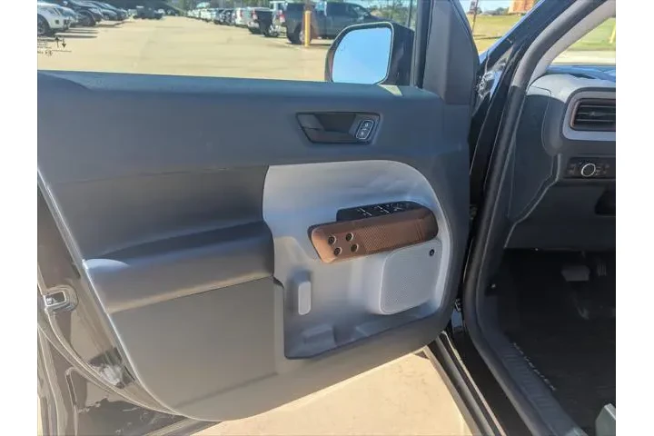 $26020 : Ford Maverick 2023 Lariat 4d image 10