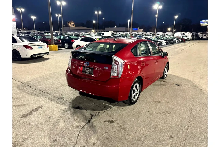 $5980 : 2014 Prius 5dr HB Three (Natl) image 2