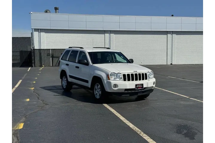 $5500 : 2006 Grand Cherokee Laredo image 6
