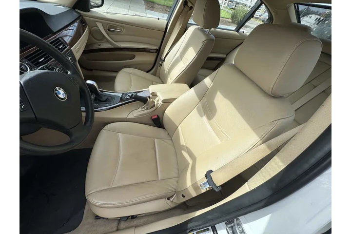 $12988 : 2011 3 Series 335d image 10