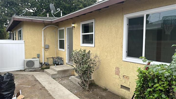 $2450 : Duplex de Renta image 1