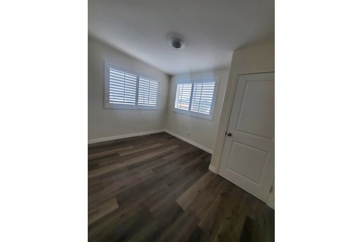 $900 : Rento cuarto en compton image 1