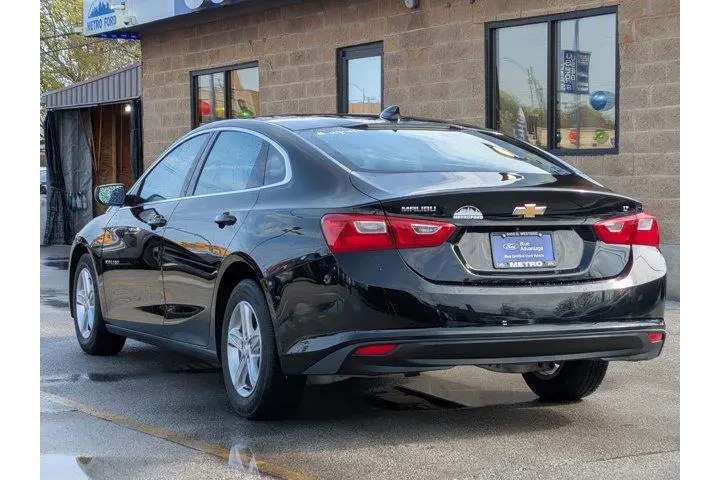 $16887 : Chevrolet Malibu 2023 LT 4dr image 6