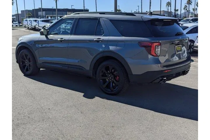 $33999 : Ford Explorer 2022 ST 4dr SU image 4