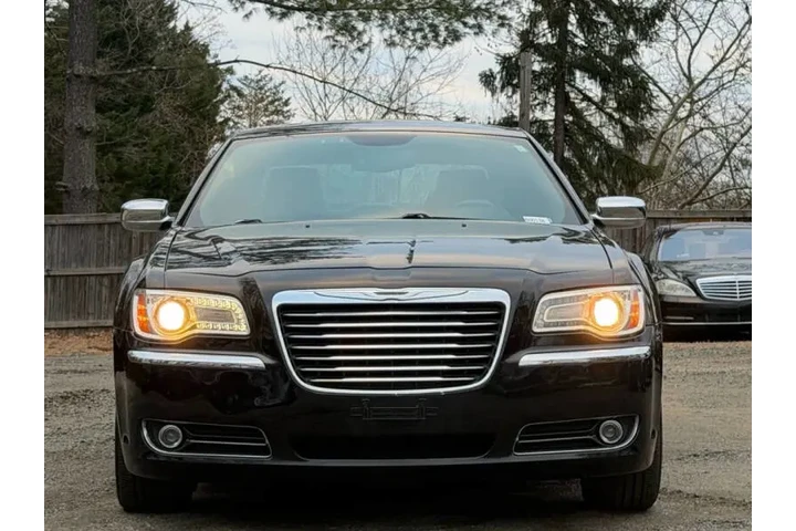 $10550 : 2014 300 C image 3