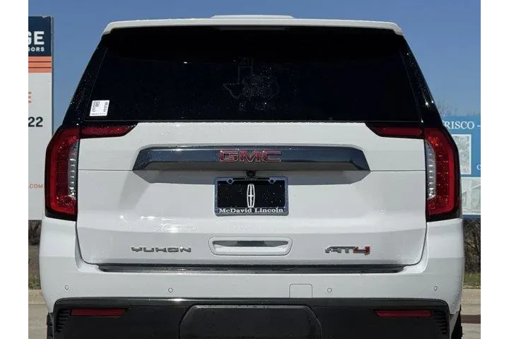 GMC Yukon 2023 4x4 AT4 4dr S image 8