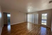 $900 : Beautiful Home...LAKEWOOD,CA thumbnail