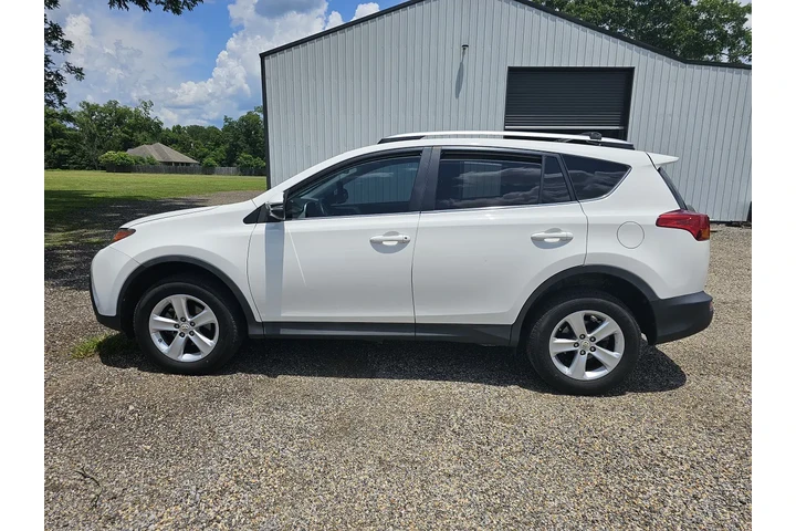 $8900 : 2015 Toyota RAV4 XLE image 4