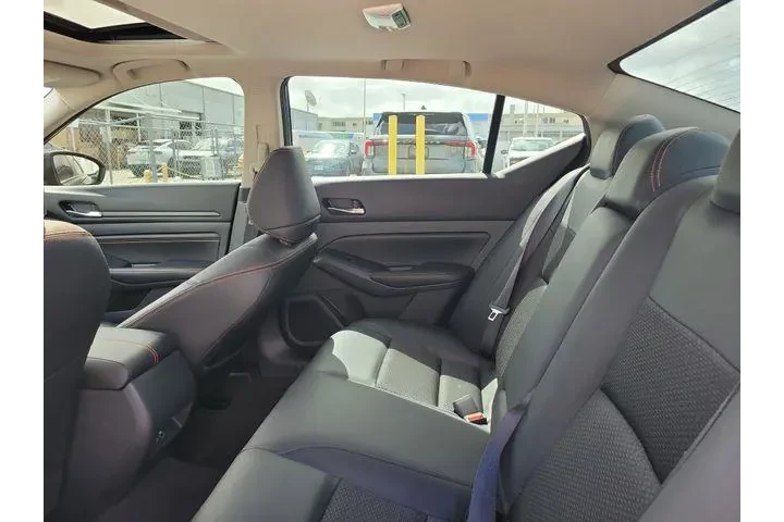 $19990 : Nissan Altima 2022 2.5 SR 4d image 6