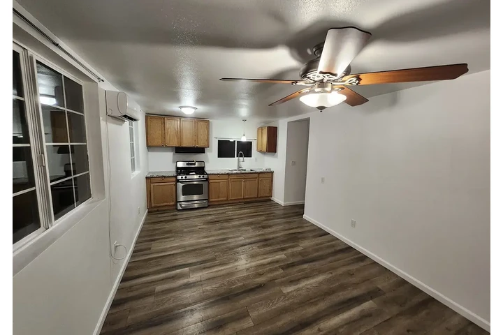 $1000 : Spanish-style, freshly remodel image 6
